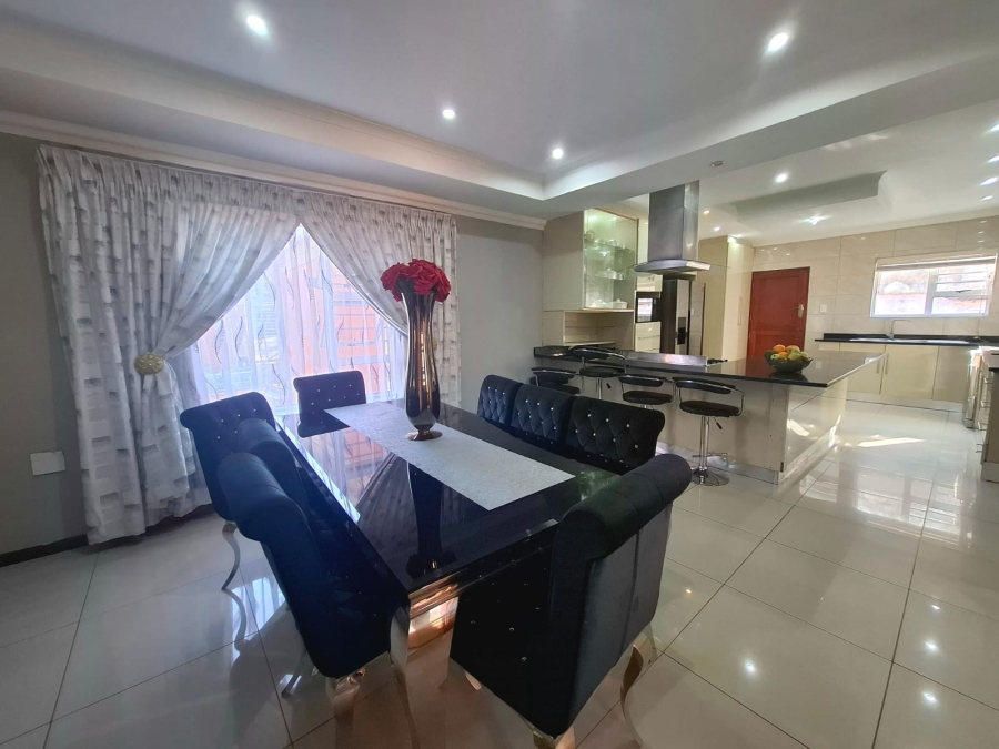 5 Bedroom Property for Sale in Nahoon Valley Park Eastern Cape